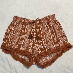 Hippie pattern waist shorts
